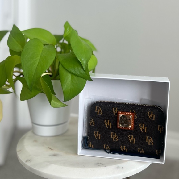 The Dooney & Bourke Greta Large Zip Around Credit Card Case - Picture 10 of 14